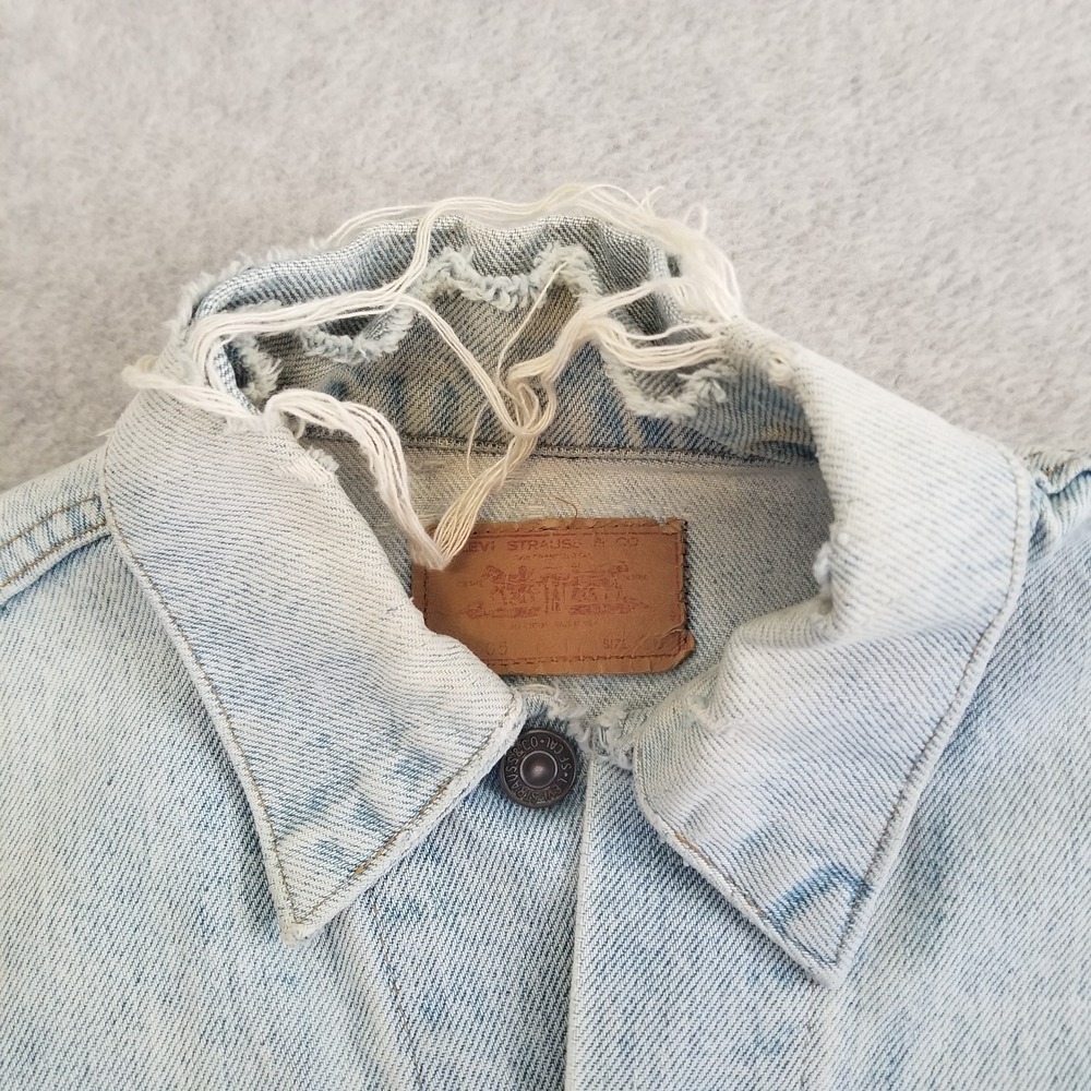 Vintage Levis Jacket Mens 36 Blue Trucker Type 3 Distressed Light Wash 70s - Picture 2 of 14